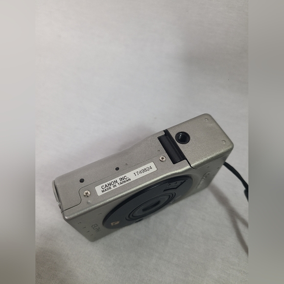 Vintage Canon ELPH APS Point and Shoot Film Camera 24-48mm Zoom-Read Description - Picture 5 of 8